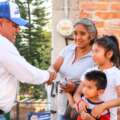 Apoyos para la economía familiar: Claudio Santoyo destaca programas de incentivo en Comonfort