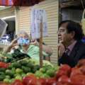 Juan Miguel Ramirez promete solución para pago de alumbrado público en Mercado Hidalgo de Celaya.