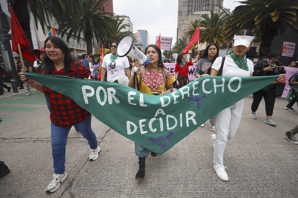 Colectivos exigen "reforma" para la despenalización total del aborto voluntario en México