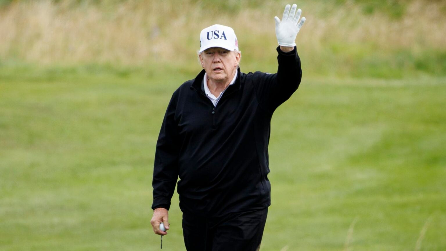 trump-senala-que-epstein-le-robo-algunas-de-las-empleadas-de-su-spa-en-mar-a-lago-1536x864