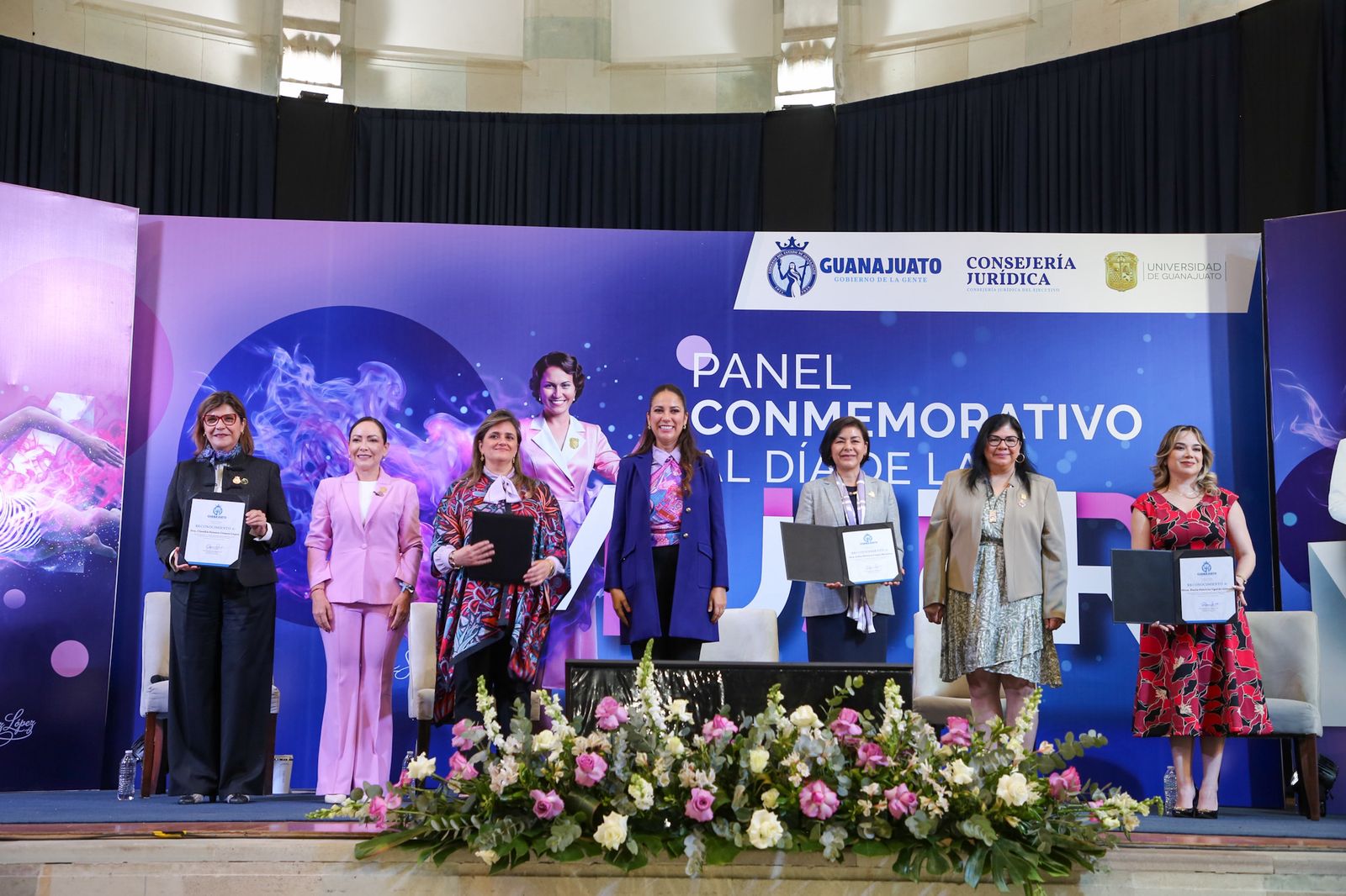 Panel Mujeres UG (6)