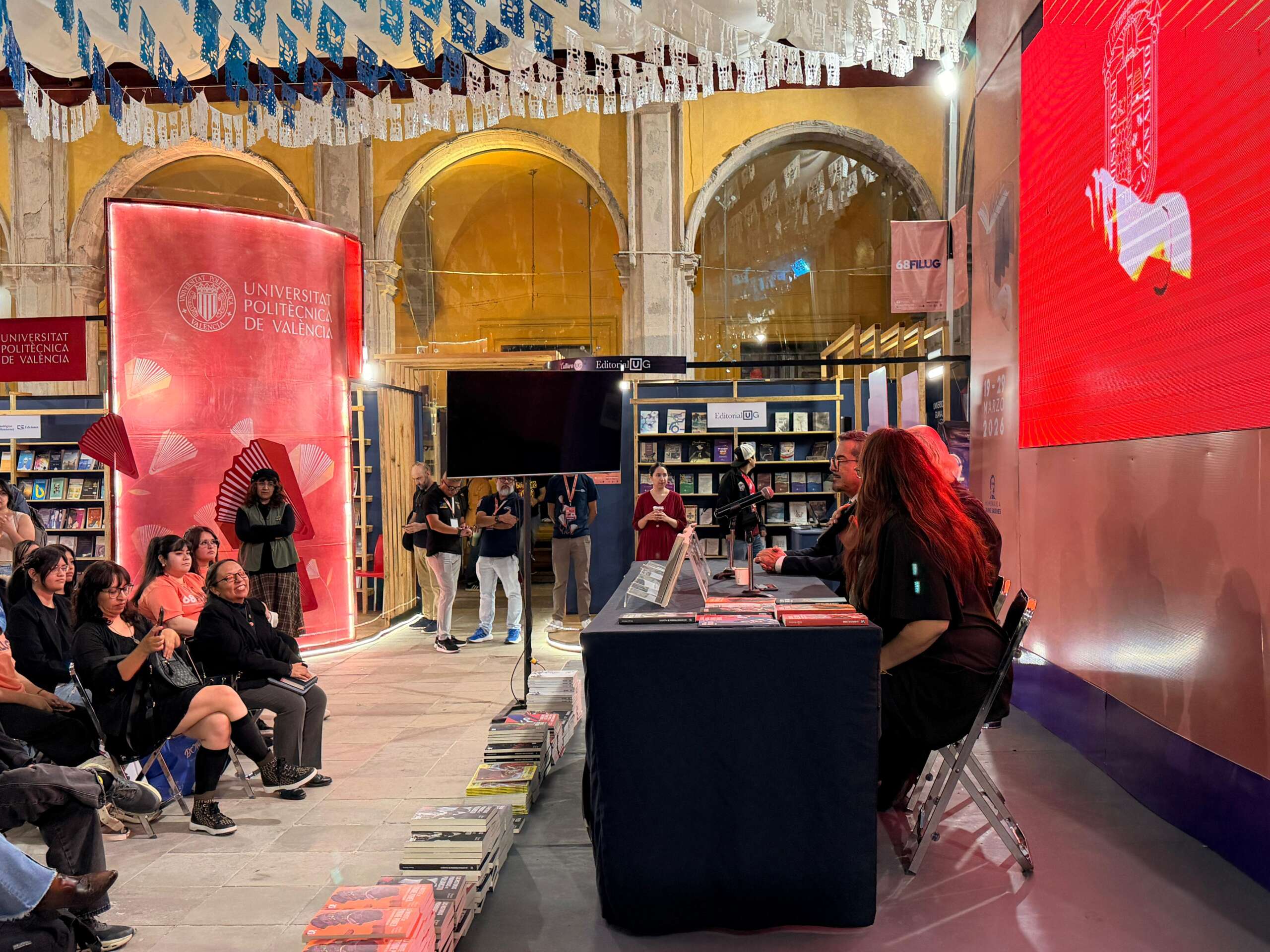 filug-donacion-libros-fce (10)
