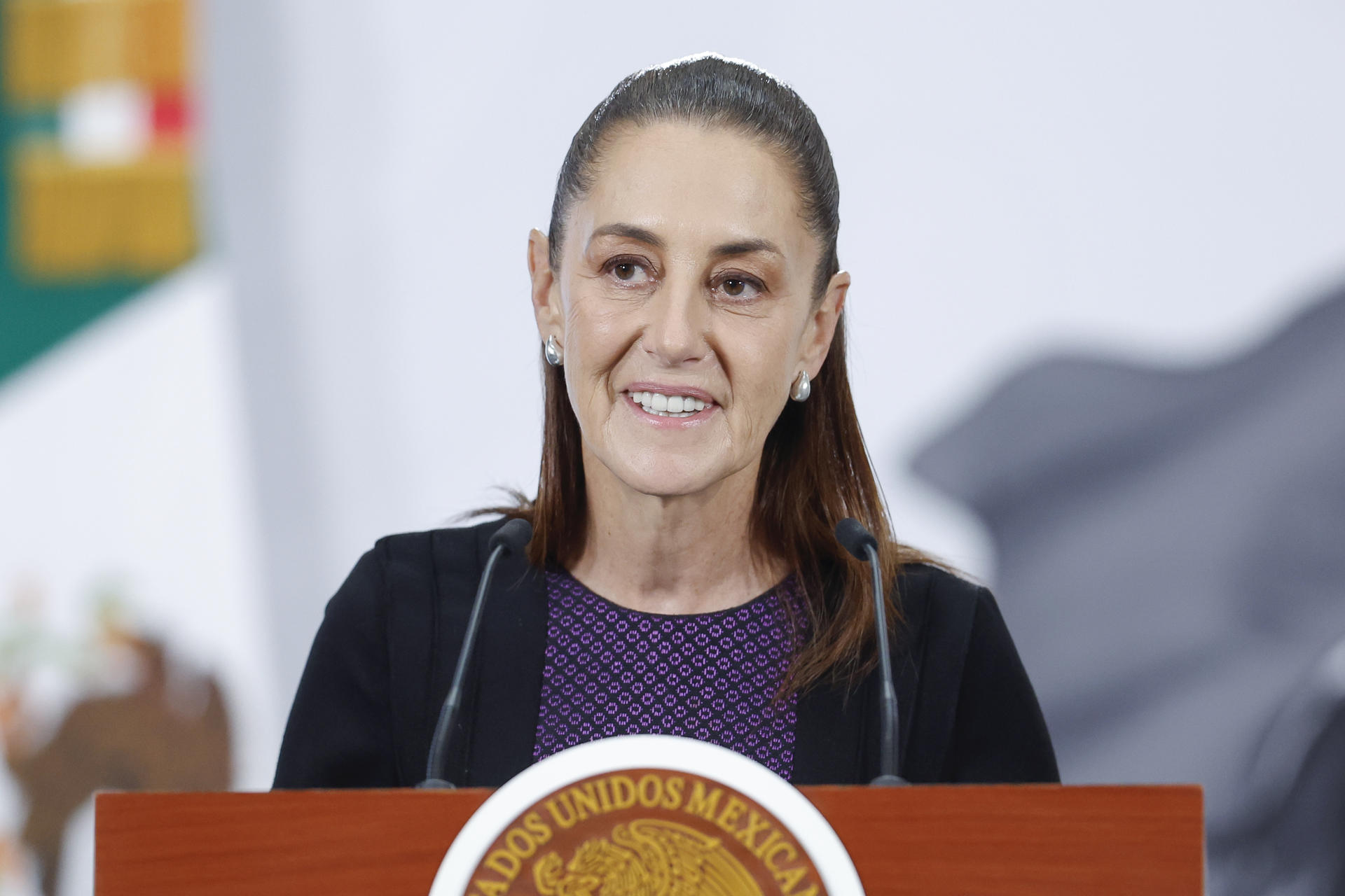 México envía un nuevo barco con ayuda para "aminorar el sufrimiento" del pueblo cubano